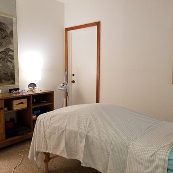 Ross Acupuncture - Beautiful space - Acupuncture Near Me - Oakland, California Ross Acupuncture - Beautiful space - Acupuncture Near Me - Oakland, California