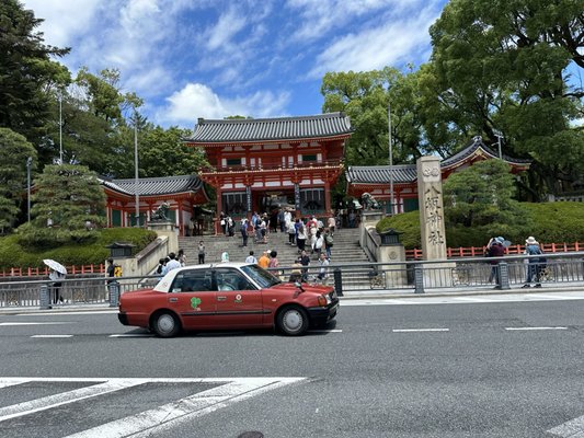 Yasaka Shrine by null