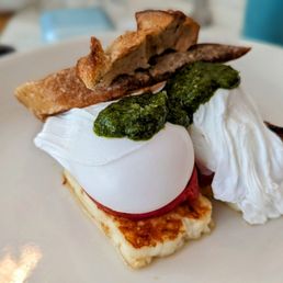 Poached Eggs W/tomato & Haloumi