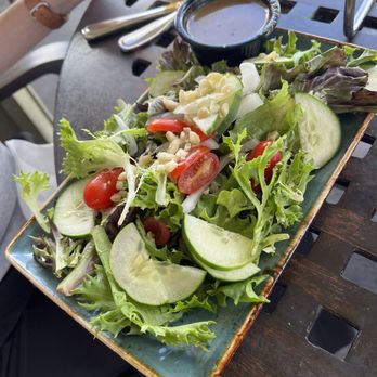 Kona Brewing - Mixed Green Salad - Pubs Near Me - Honolulu, Hawaii Kona Brewing - Mixed Green Salad - Pubs Near Me - Honolulu, Hawaii