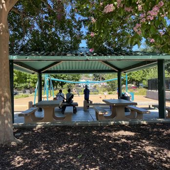Lincoln Glen Park - Shaded picnic tables - Parks Near Me - San Jose, California Lincoln Glen Park - Shaded picnic tables - Parks Near Me - San Jose, California