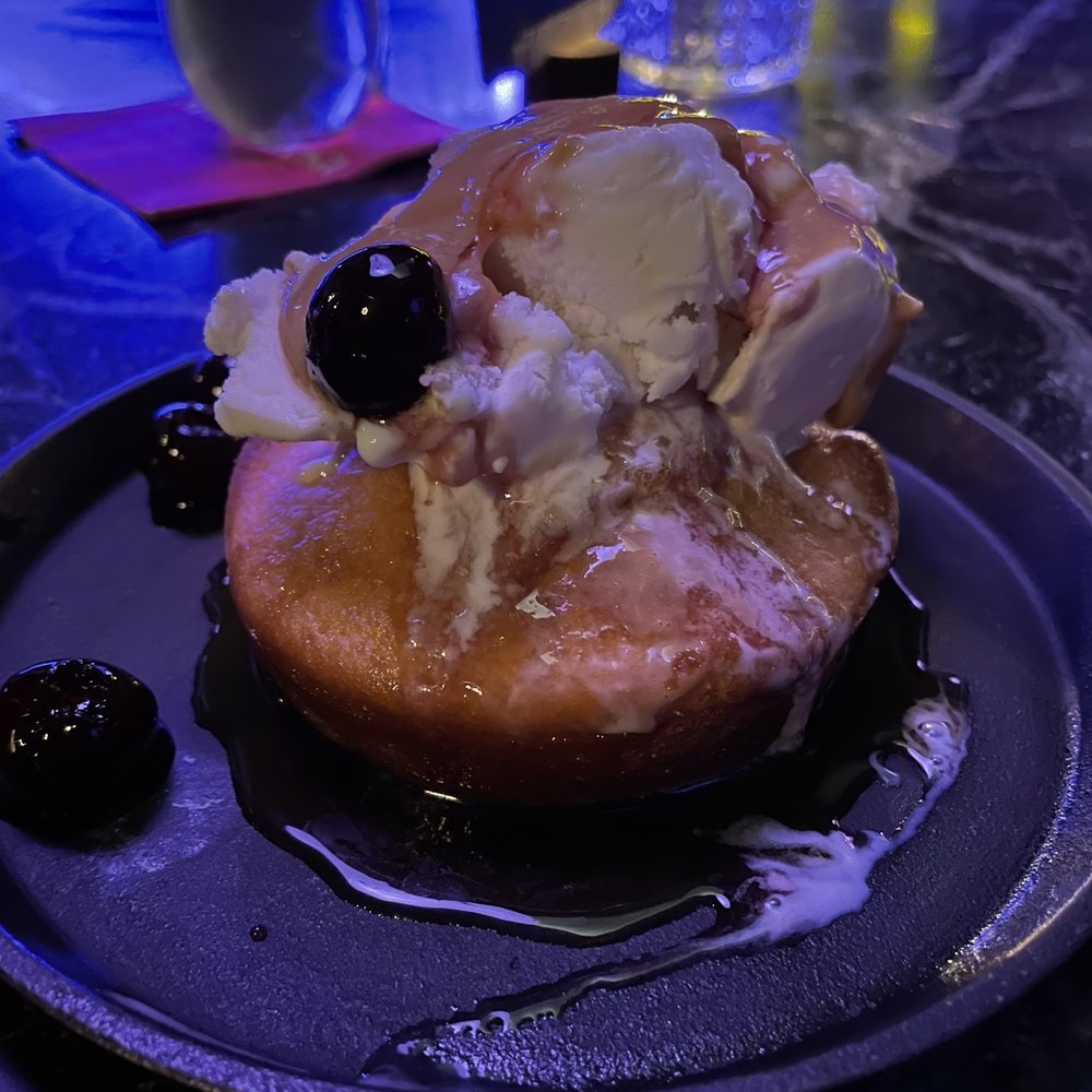 Sobre Mesa - Cornbread with coconut ice cream and cherries - Cocktail Bars Near Me - Oakland, California Sobre Mesa - Cornbread with coconut ice cream and cherries - Cocktail Bars Near Me - Oakland, California