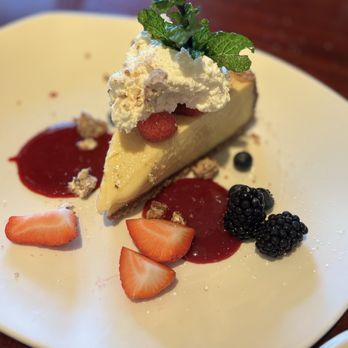 Pappadeaux Seafood Kitchen - Key Lime Pie - Cajun/Creole Near Me - Grapevine, Texas