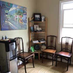 North Shore Chiropractic & Massage - Waiting room