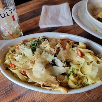 Rake's Place - Pasta Florentine with chicken - Seafood Near Me - Zanesville, Ohio Rake's Place - Pasta Florentine with chicken - Seafood Near Me - Zanesville, Ohio