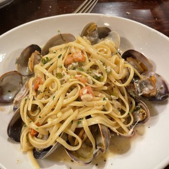 Pompeii Ristorante - Linguini with clam sauce - Italian Near Me - Los Altos, California Pompeii Ristorante - Linguini with clam sauce - Italian Near Me - Los Altos, California