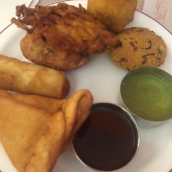 Thanjai - Appetizer platter - Indian Near Me - Montreal, Quebec
