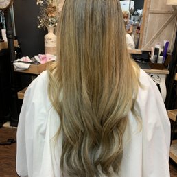 blonde balayage with curls at the end blonde balayage with curls at the end