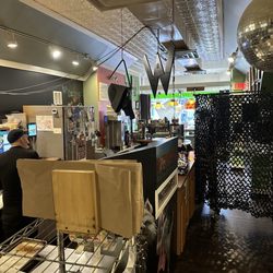 Big L's Bagels - Inside