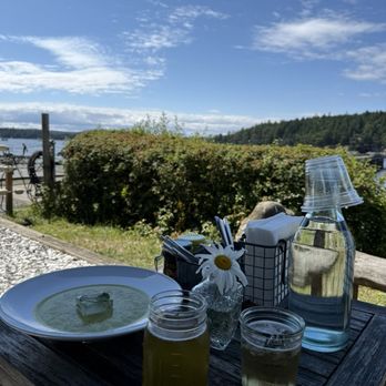 Westcott Bay Shellfish Company - Seafood Markets Near Me - Friday Harbor, Washington