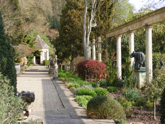 Iford Manor: Gardens by null