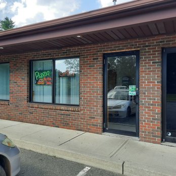 Candy's Pizza - Outside - Pizza Near Me - Montague, New Jersey