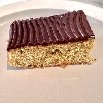 寰宇堂 - Banana Cake, from the Coffee Loft. - Airport Lounges Near Me - Hong Kong, HK