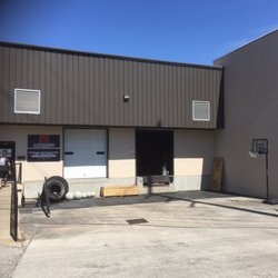 Strong Side CrossFit - Nice view of the outside so you don't accidentally pass it