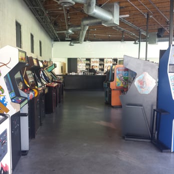 EightyTwo - Bars Near Me - Los Angeles, California EightyTwo - Bars Near Me - Los Angeles, California