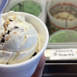 Hans' Homemade Ice Cream - Vanilla S'mores