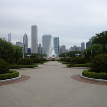 Buckingham Fountain - Landmarks & Historical Buildings Near Me - Chicago, Illinois