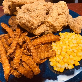 Big Hoss Bar-B-Que - Large catfish platter with fried sweet potatoes and corn - Barbeque Near Me - Killeen, Texas