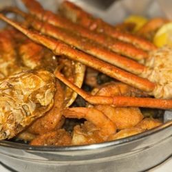 Nauti Cajun Crab - Sea lovers seafood boil