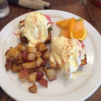 Main Street Cafe - West Coast Eggs Benedict - Cafes Near Me - Revelstoke, British Columbia