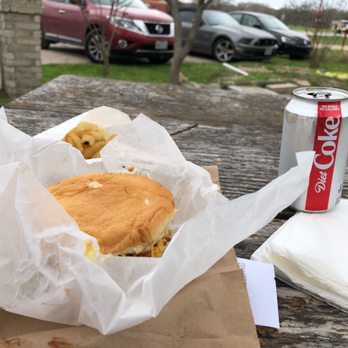 Fitties BBQ - Smokeyhouse burger with fries and Diet Coke was under $7! - Barbeque Near Me - Bastrop, Texas Fitties BBQ - Smokeyhouse burger with fries and Diet Coke was under $7! - Barbeque Near Me - Bastrop, Texas
