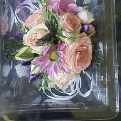 Koehler & Dramm Wholesale Florist - Wrist corsage
