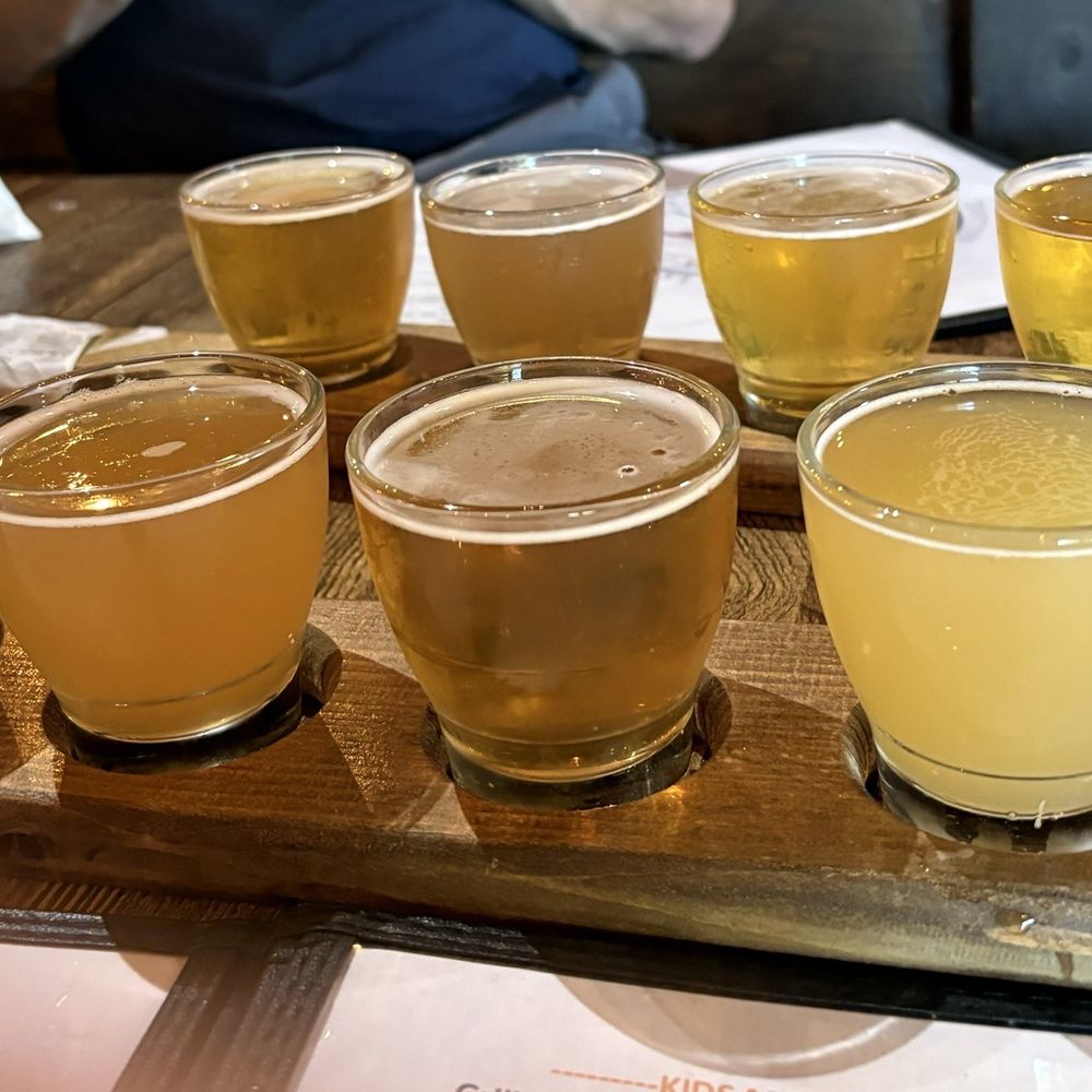 Monkey Town Brewing Company - Loudon - Beer flights - Breweries Near Me - Loudon, Tennessee Monkey Town Brewing Company - Loudon - Beer flights - Breweries Near Me - Loudon, Tennessee