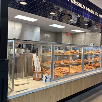 Paris Baguette - pastries - Bakeries Near Me - Hayward, California