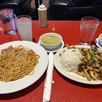 El Pollo Inka - Tallarín saltado de Camarones - Peruvian Near Me - Lawndale, California El Pollo Inka - Tallarín saltado de Camarones - Peruvian Near Me - Lawndale, California