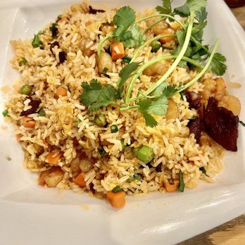 Yummy Pho & Bo Ne - Beef and Shrimp Fried Rice  Rating 8.5/10 - Vietnamese Near Me - Pearland, Texas