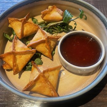 Modita - Crab Rangoon (5 pcs) - Sushi Bars Near Me - Indianapolis, Indiana