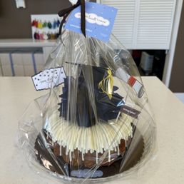 Grad Bundt cake decor Grad Bundt cake decor