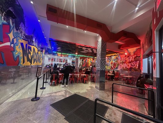 Dave's Hot Chicken by null