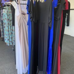 Fashions by lizzie - Maternity Photoshoot gowns (available for rent)