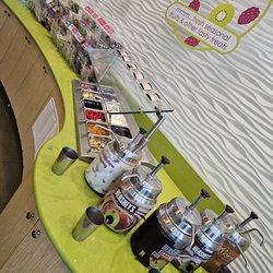 Menchies Frozen Yogurt - The candy bar!