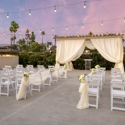 DoubleTree by Hilton Hotel San Bernardino - Outdoor Wedding Ceremony