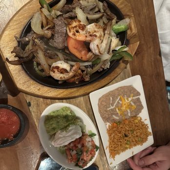 Cancun Grill Doral - Steak and shrimp fajitas. Shrimp could have had a little more seasoning but we appreciated the size and texture! - Mexican Near Me - Doral, Florida Cancun Grill Doral - Steak and shrimp fajitas. Shrimp could have had a little more seasoning but we appreciated the size and texture! - Mexican Near Me - Doral, Florida