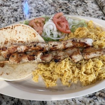 Squabs Gyros - Chicken Kabob Plate with pita instead of Garlic Bread. I got a side of tzatziki too. - Greek Near Me - Melrose Park, Illinois Squabs Gyros - Chicken Kabob Plate with pita instead of Garlic Bread. I got a side of tzatziki too. - Greek Near Me - Melrose Park, Illinois