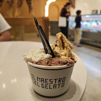 Lucciano's - Ice Cream & Frozen Yogurt Near Me - Aventura, Florida Lucciano's - Ice Cream & Frozen Yogurt Near Me - Aventura, Florida