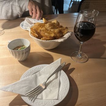 Goodtime Bar - Natty wine & chips & dip - Wine Bars Near Me - San Jose, California