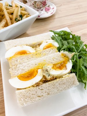 Proper Rose Garden by null