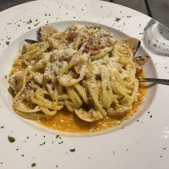 Sangiovese Ristorante - Linguini Con Vongole white sauce - Italian Near Me - Fishers, Indiana