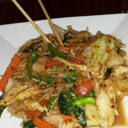 Drunken Noodles (Pad Kee Mow) Drunken Noodles (Pad Kee Mow)