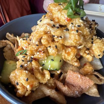 JOEY Burrard - Chili Chicken - Canadian (New) Near Me - Vancouver, British Columbia