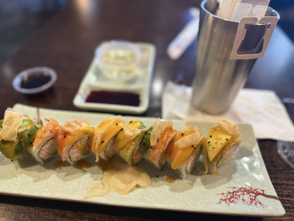 Sushi Plus Logo