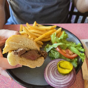 Bonnie Lu's - Steak sandwich - Cafes Near Me - Ojai, California