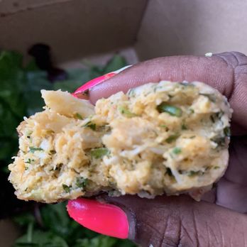 MID KITCHEN - Crab Cakes - Breakfast & Brunch Near Me - Evanston, Illinois