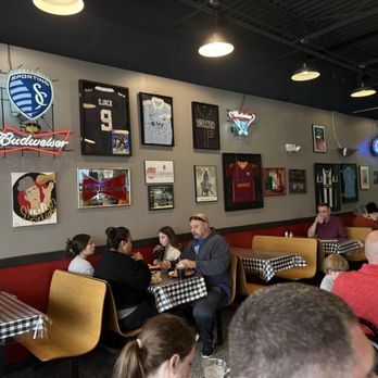 Italian Delight - Dining area - Pizza Near Me - Kansas City, Kansas Italian Delight - Dining area - Pizza Near Me - Kansas City, Kansas