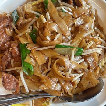 Dragon Beaux - Beef Chow - Fun - Dim Sum Near Me - San Francisco, California Dragon Beaux - Beef Chow - Fun - Dim Sum Near Me - San Francisco, California