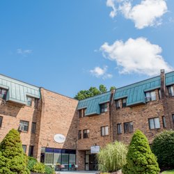 Fresh River Healthcare - Main entrance.